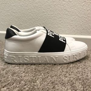 Christian Siriano Shoes - Christian Siriano low top sneaker. Size 6 Christian Siriano Shoes - Christian Siriano low top sneaker. Size 6